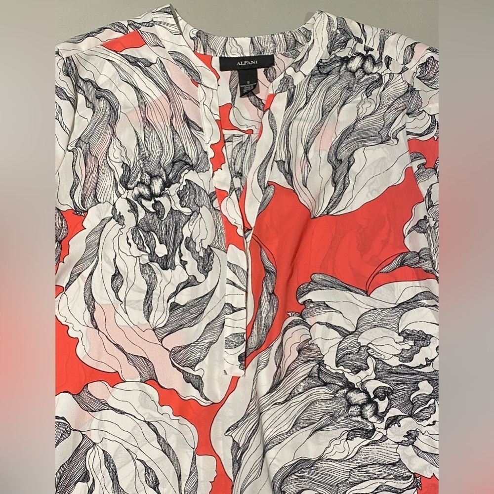 Alfani Floral Coral / Black / White Top, size 8 - Picture 4 of 10